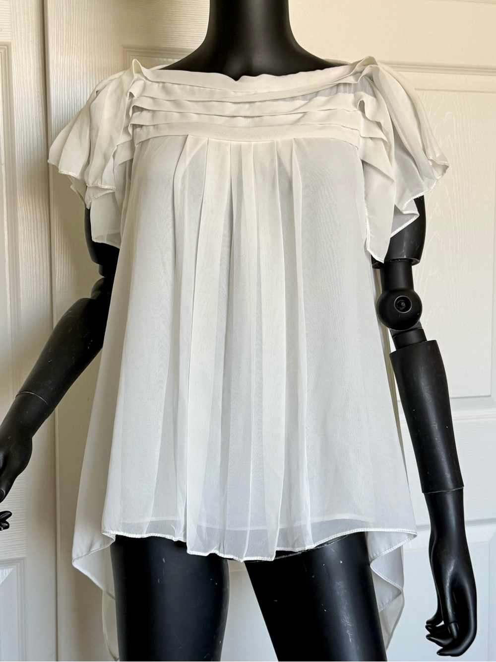 NWT Max Edition White Pleated Flutter-Sleeve Blouse Chiffon Size M
